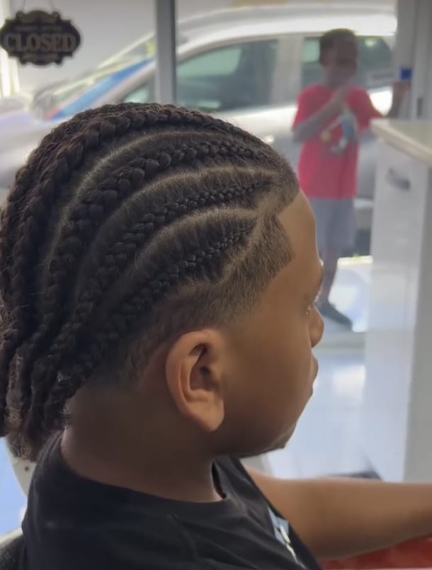 Tresses collées vues de profil réalisées chez Ciseaux d'Or