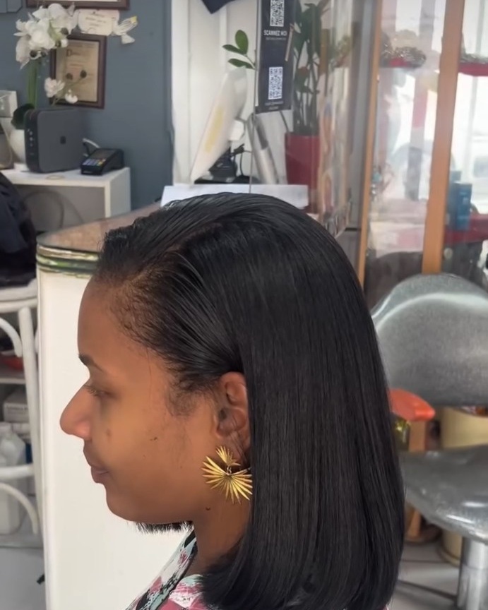 Carré lisse noir réalisé chez Ciseaux d'Or